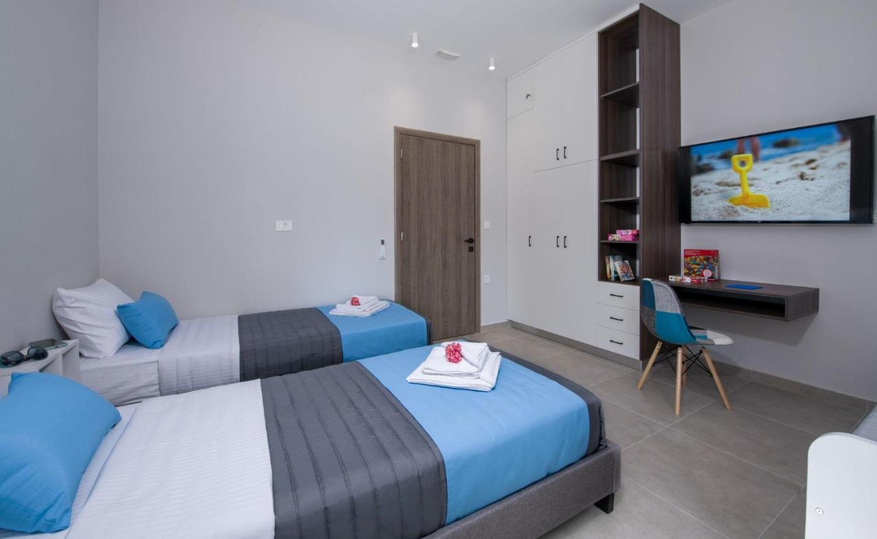 Luxury Villa Eva-Mari With Jacuzzi, 50M From The Beach Stalos Exterior photo